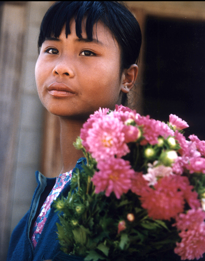 47 fille aux fleurs.jpg